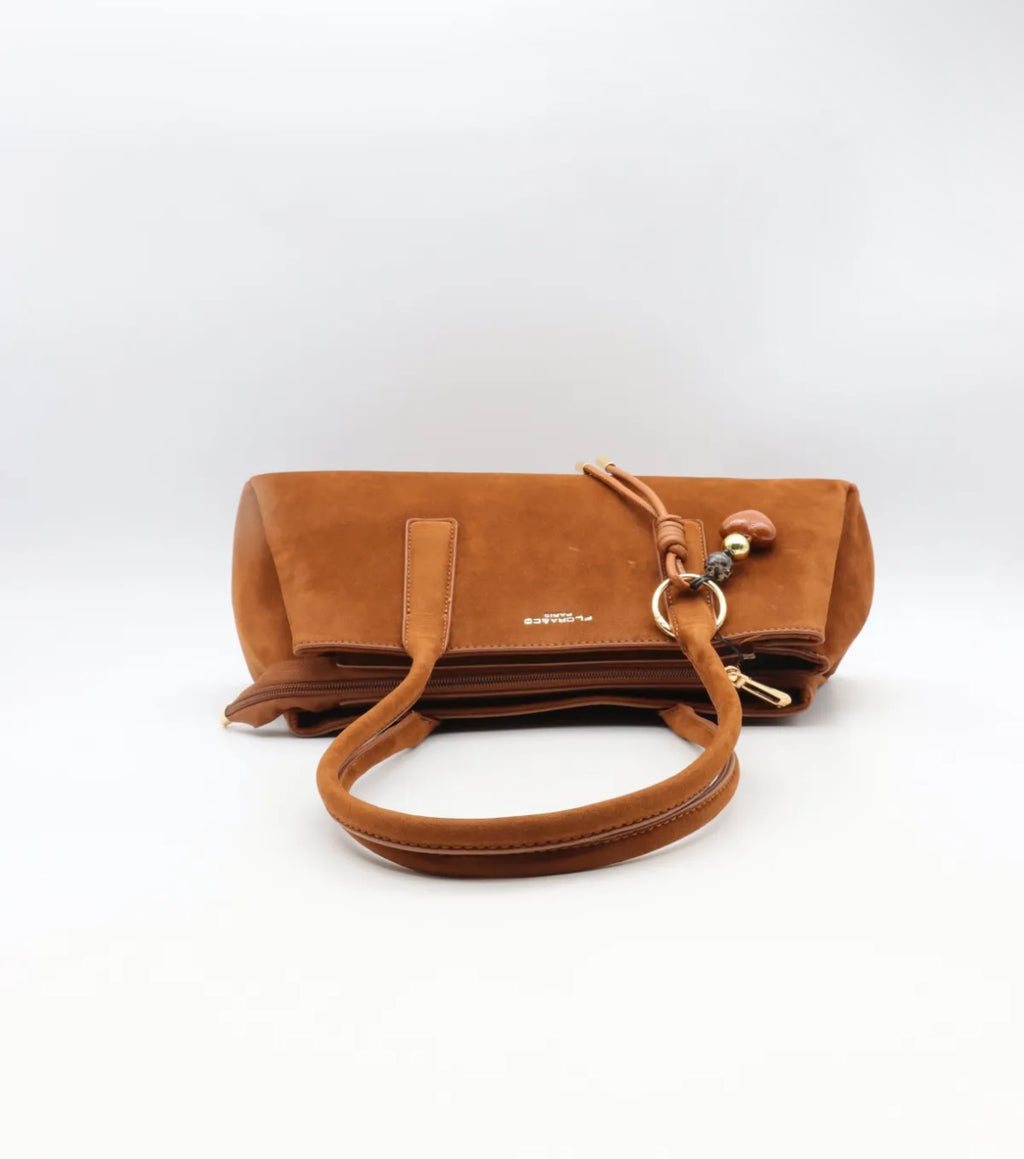 Sac baguette Camel, aspect daim pratique, tendance