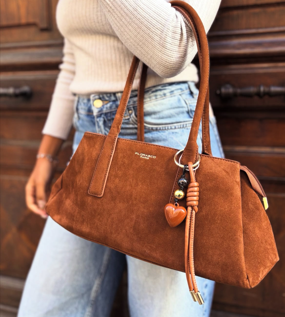 Sac baguette Camel, aspect daim pratique, tendance
