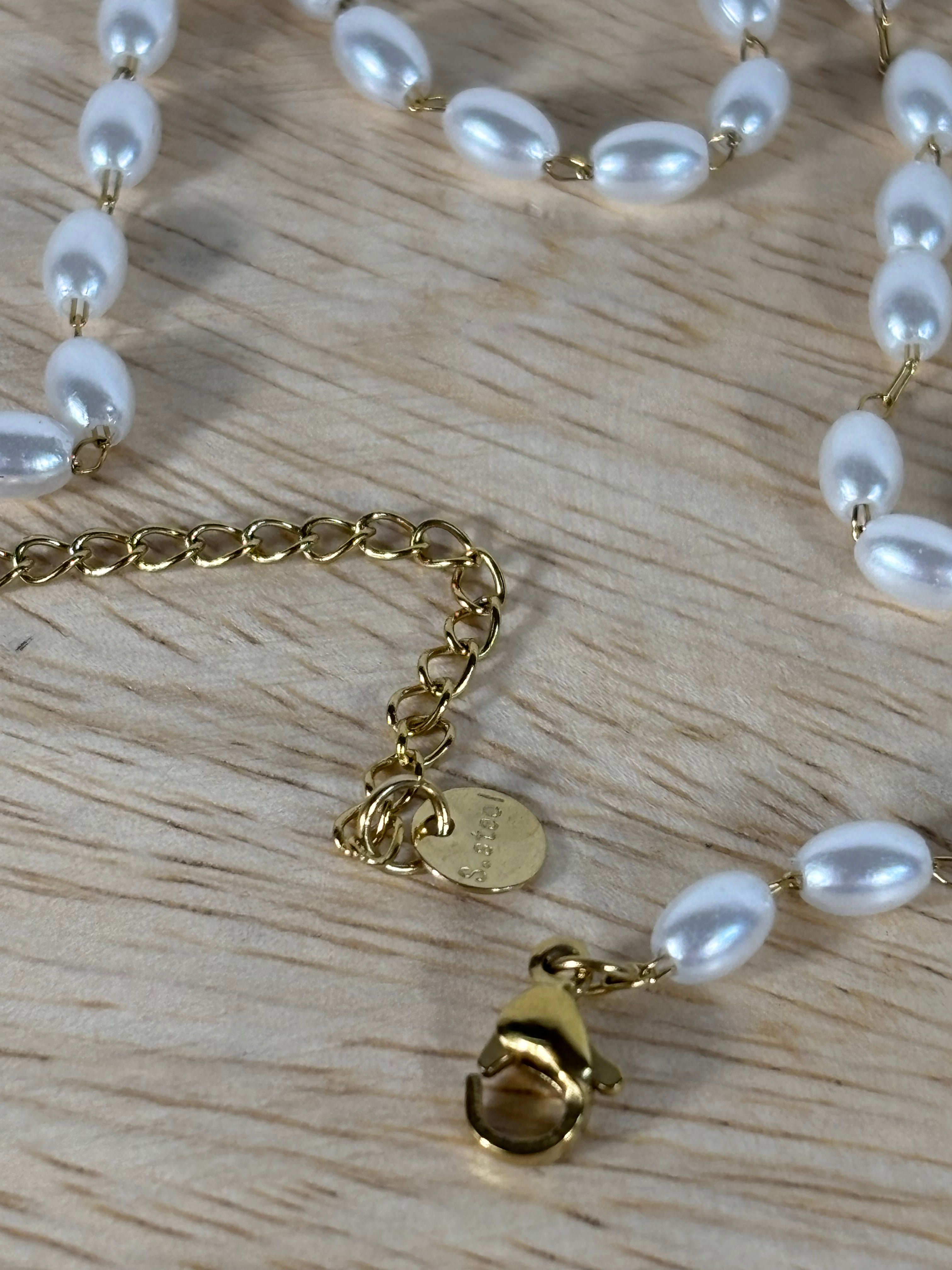 Collier élégant en acier inoxydable doré à perles effet nacré – style chic intemporel