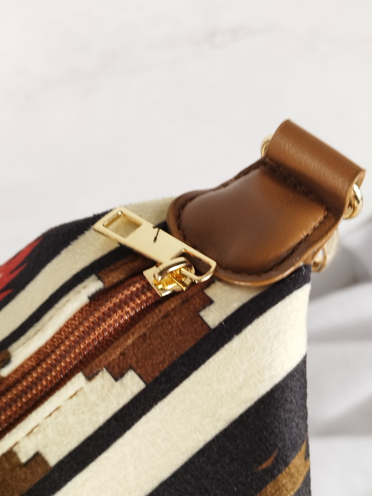 Sac XXL motif amérindien léger et pratique